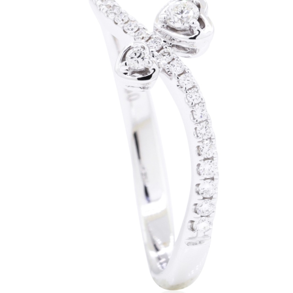 Diamond heart ring